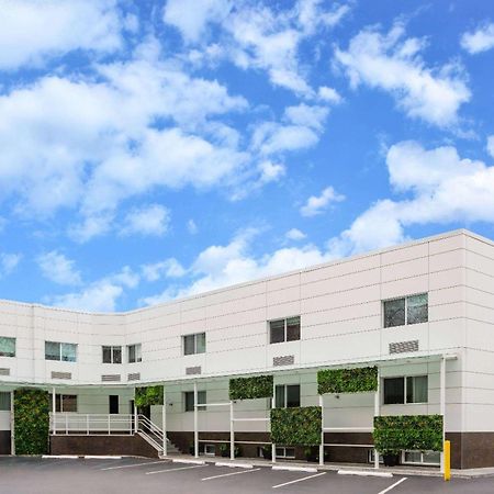 Ramada By Wyndham Bronx Hotell New York Exteriör bild