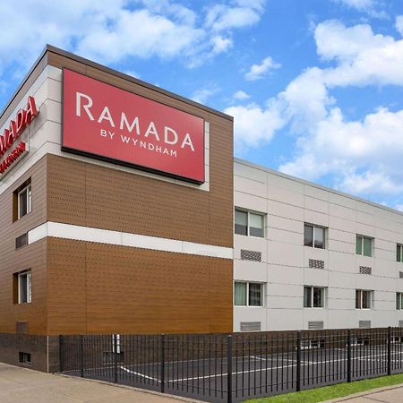 Ramada By Wyndham Bronx Hotell New York Exteriör bild