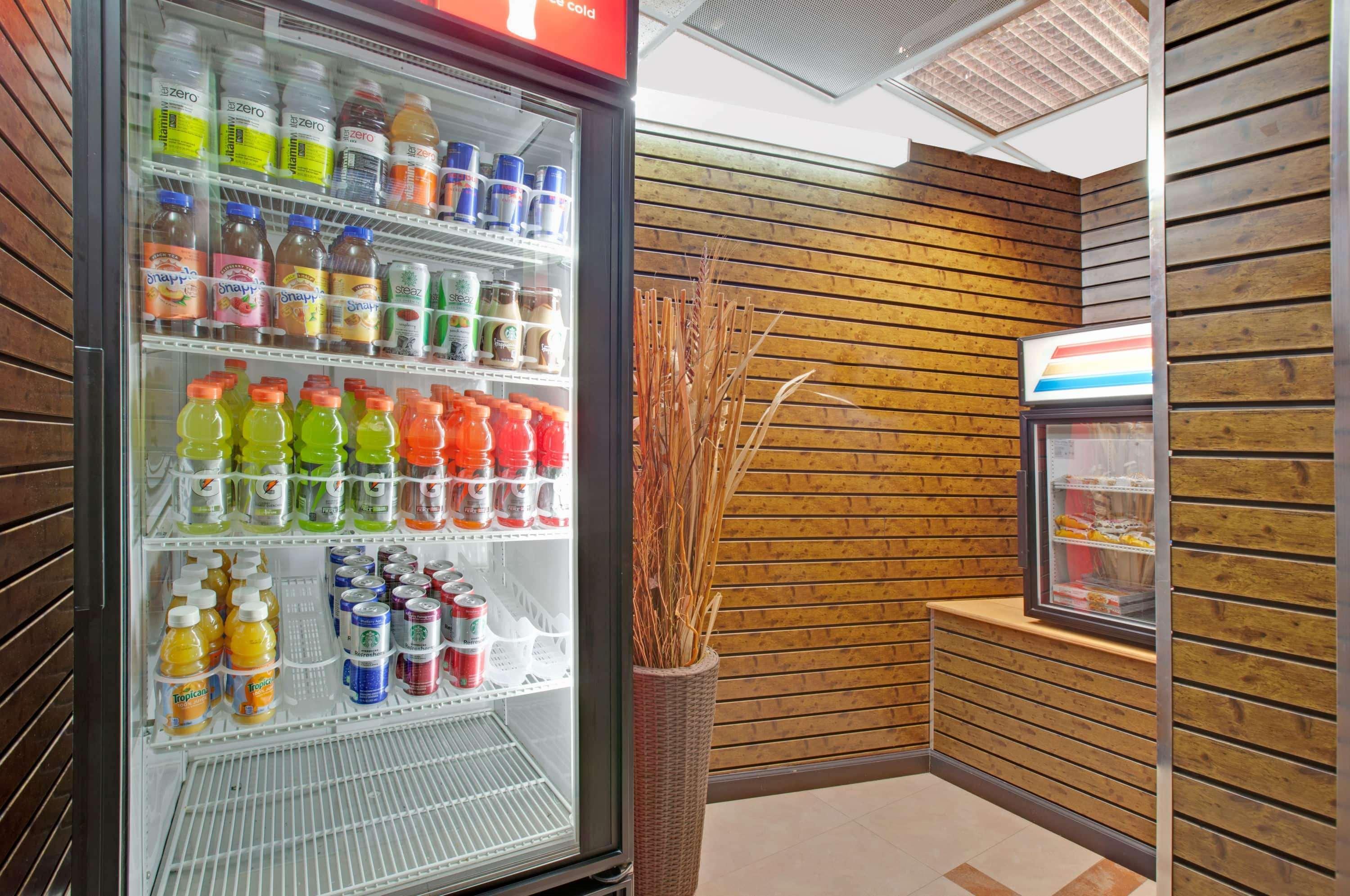 Ramada By Wyndham Bronx Hotell New York Exteriör bild