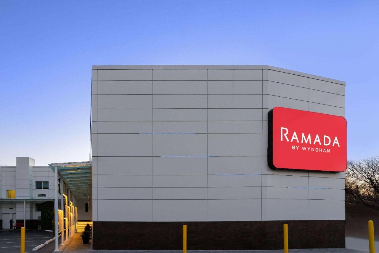 Ramada By Wyndham Bronx Hotell New York Exteriör bild