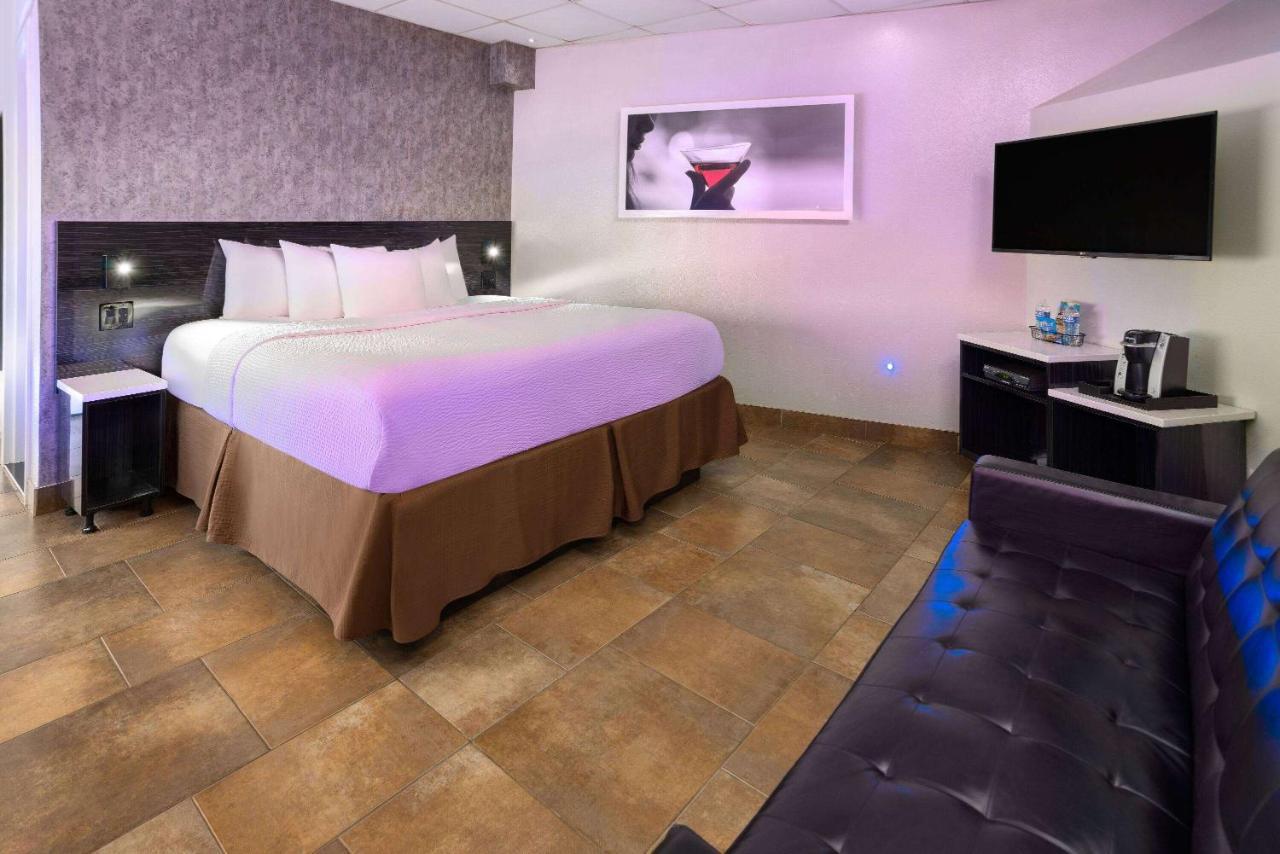 Ramada By Wyndham Bronx Hotell New York Exteriör bild