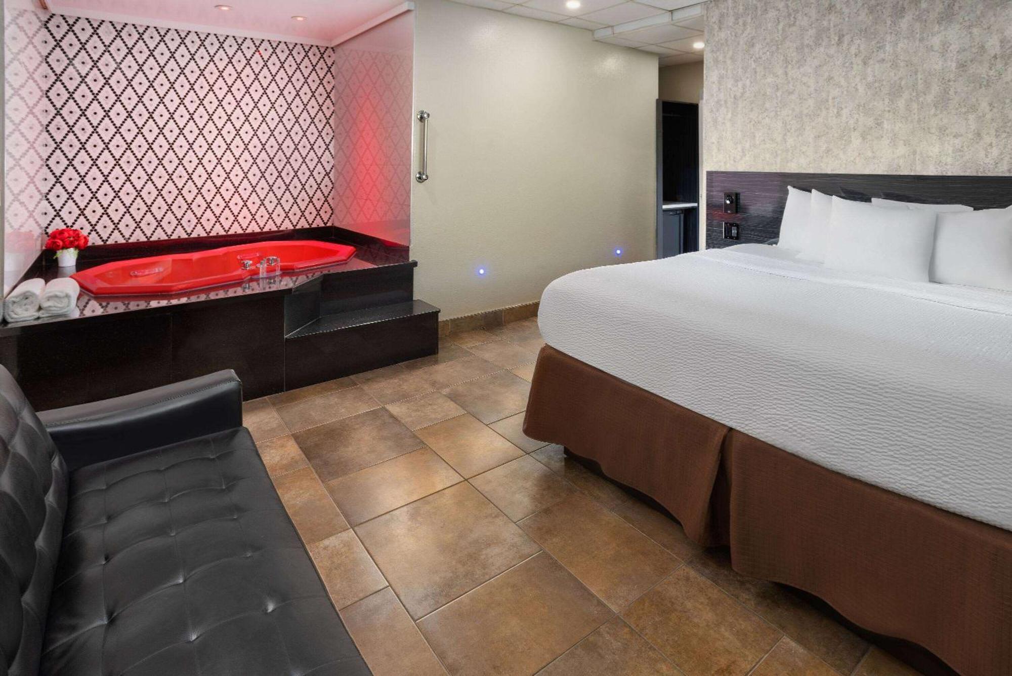 Ramada By Wyndham Bronx Hotell New York Exteriör bild