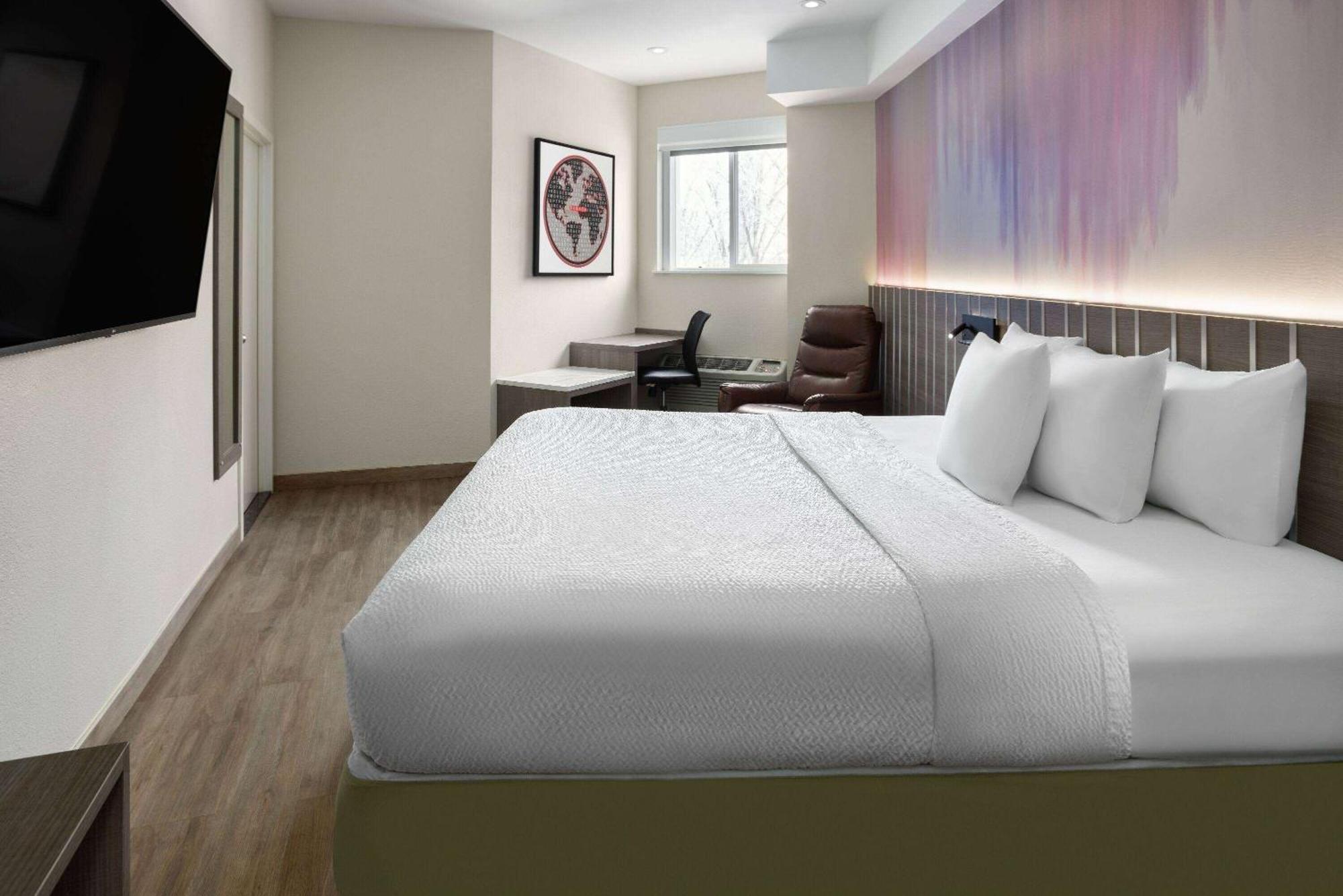 Ramada By Wyndham Bronx Hotell New York Exteriör bild