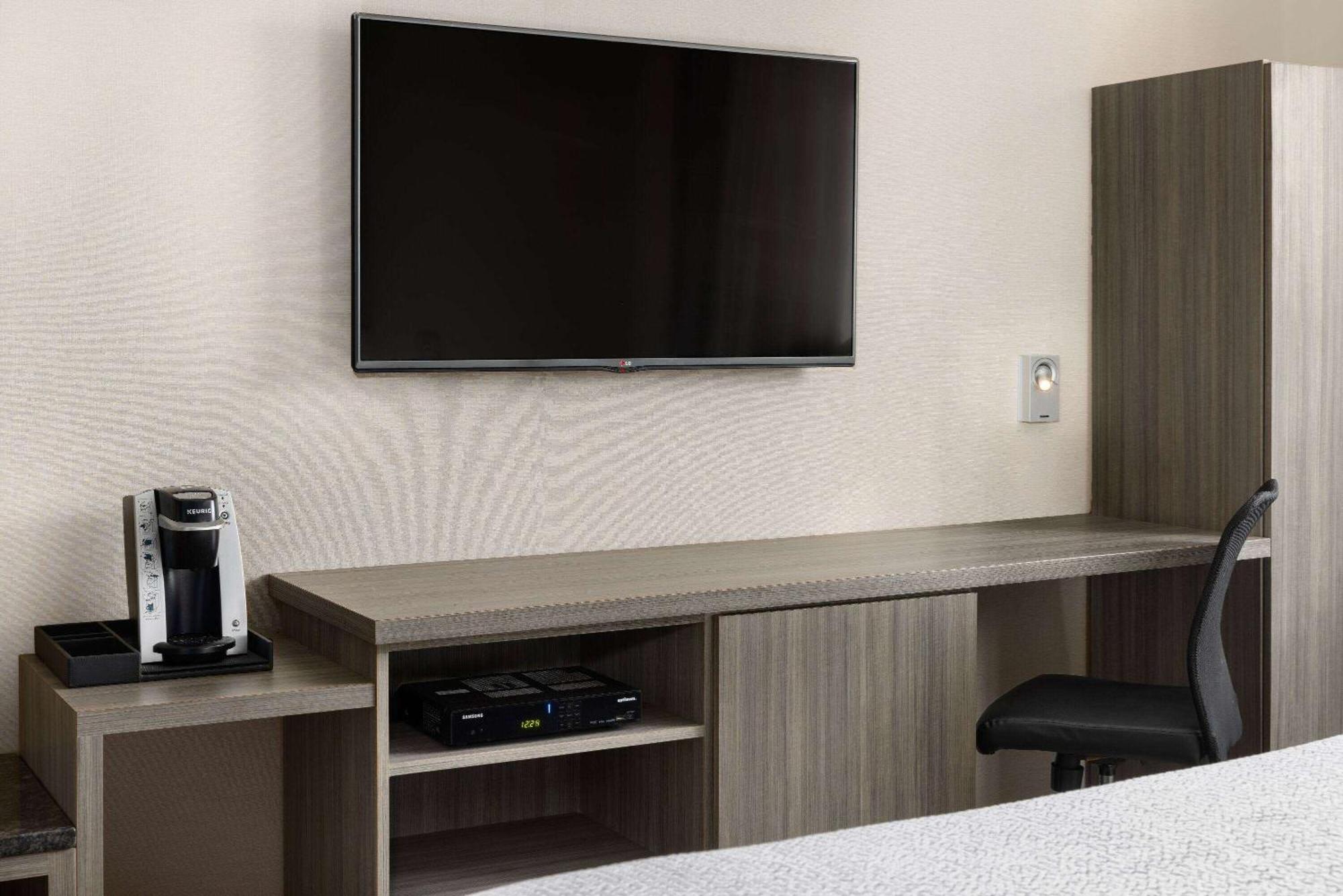 Ramada By Wyndham Bronx Hotell New York Exteriör bild