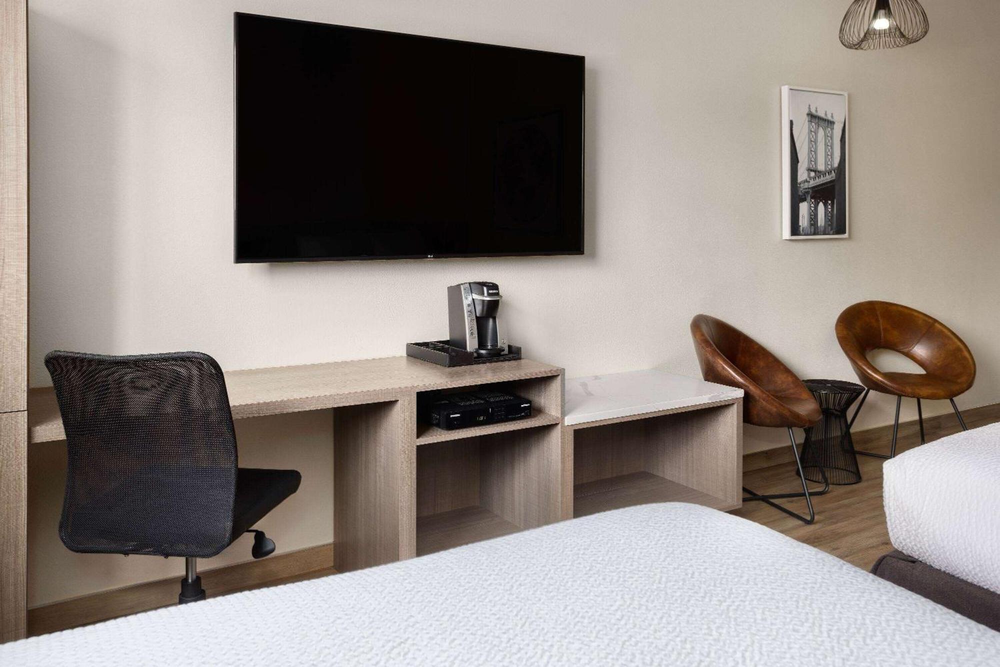 Ramada By Wyndham Bronx Hotell New York Exteriör bild