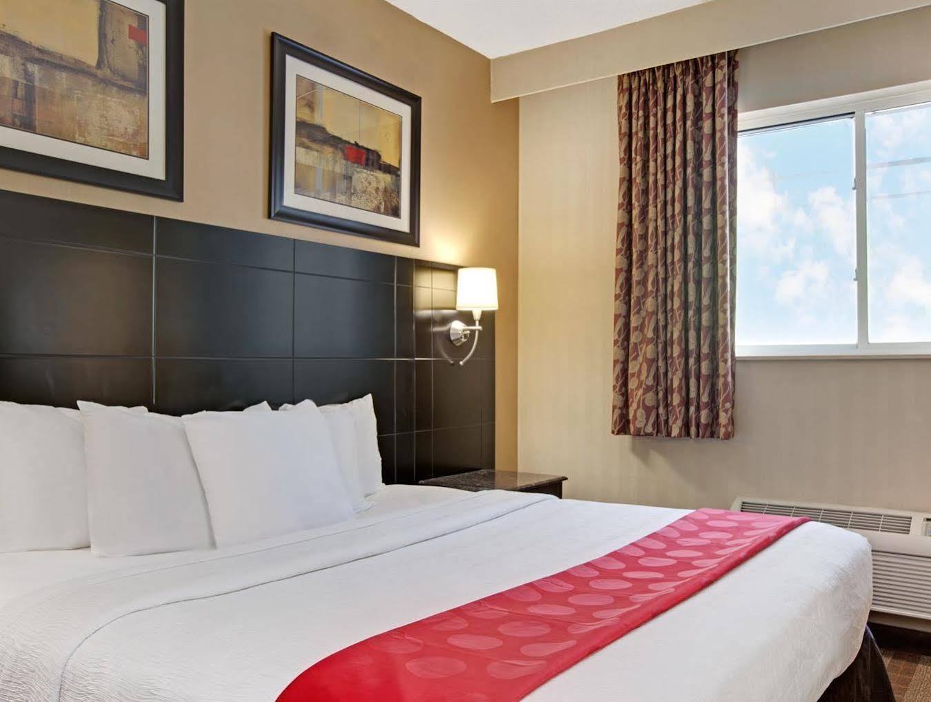 Ramada By Wyndham Bronx Hotell New York Exteriör bild